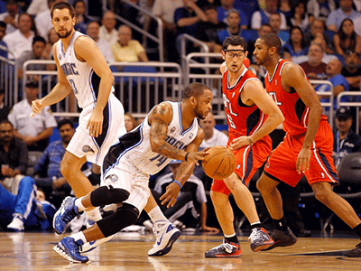 中国男足对阵沙特足球